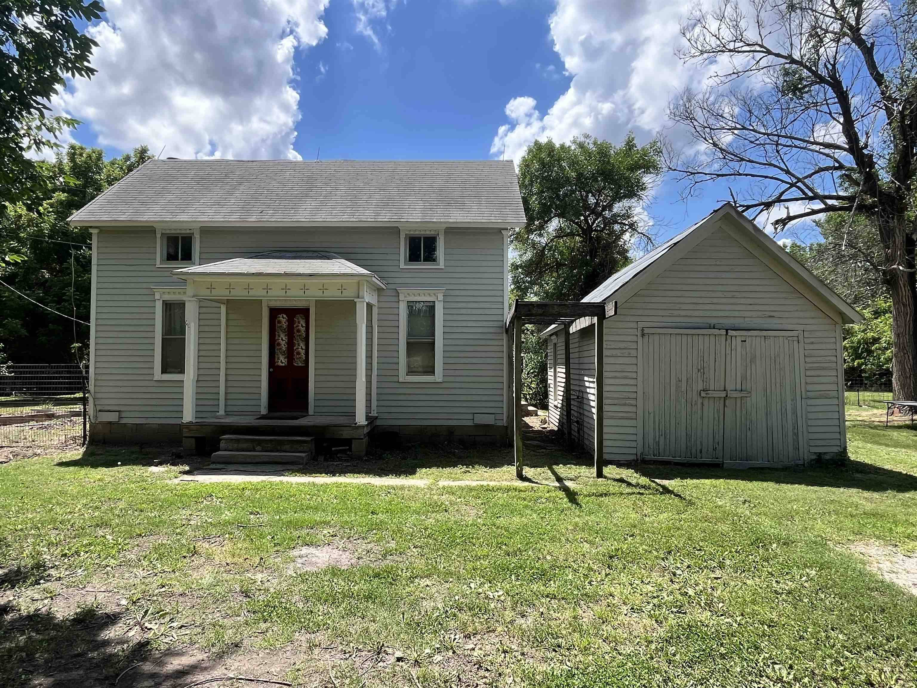 Newton, KS 67114,1165 Alamo