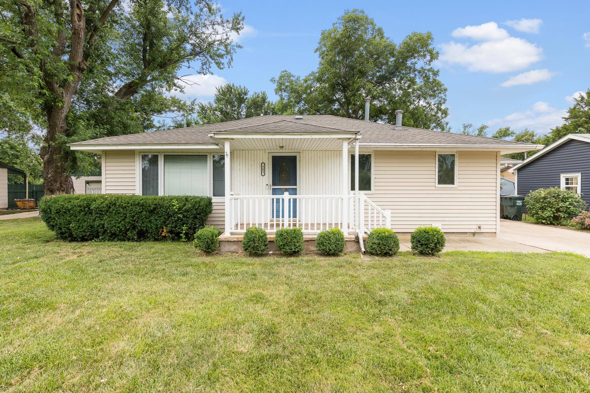 Haven, KS 67543,505 E 2nd St