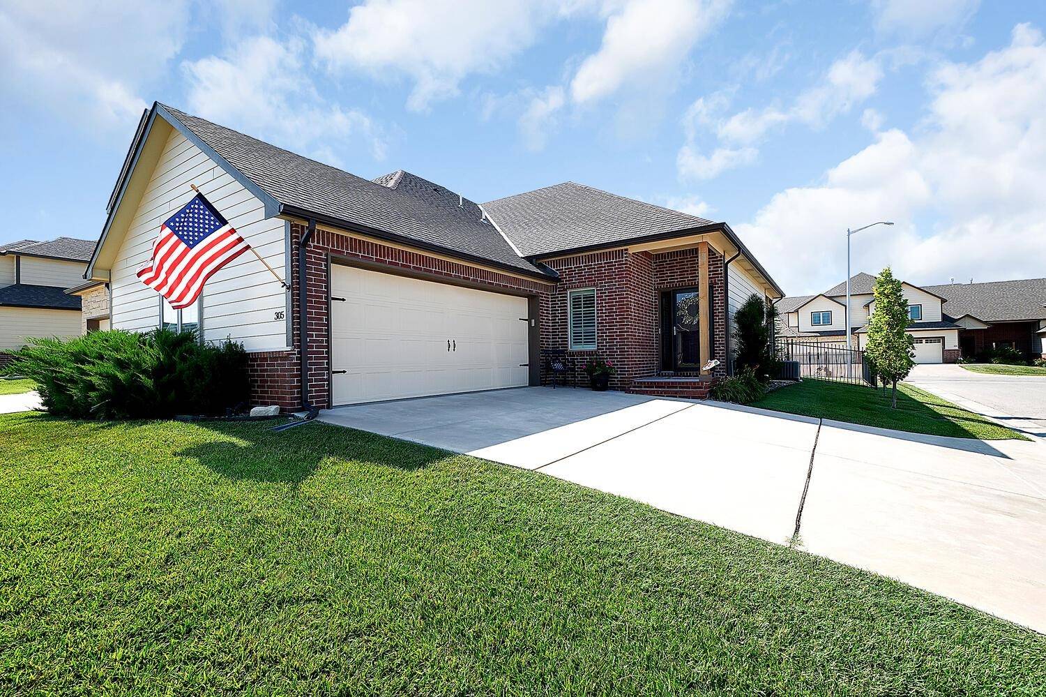 Andover, KS 67002,818 N McCloud Unit 305