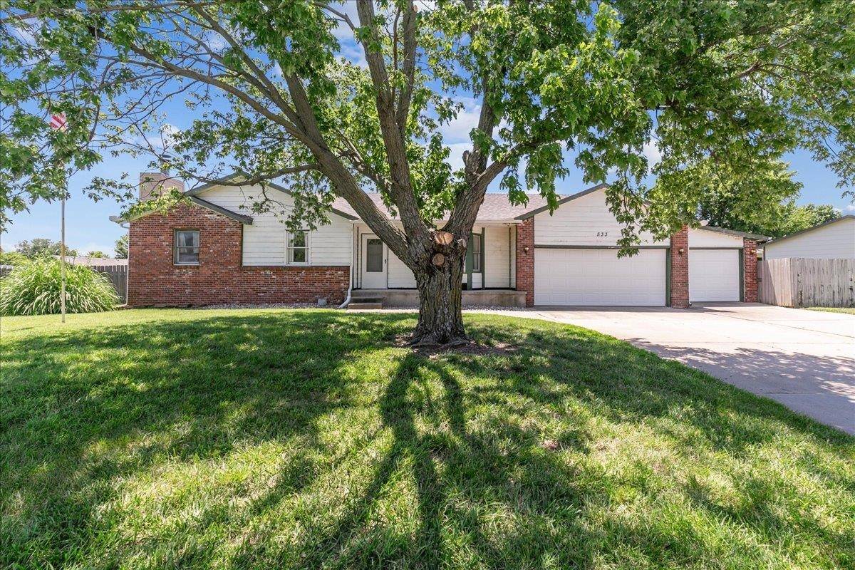 Rose Hill, KS 67133,533 E Berry Ave