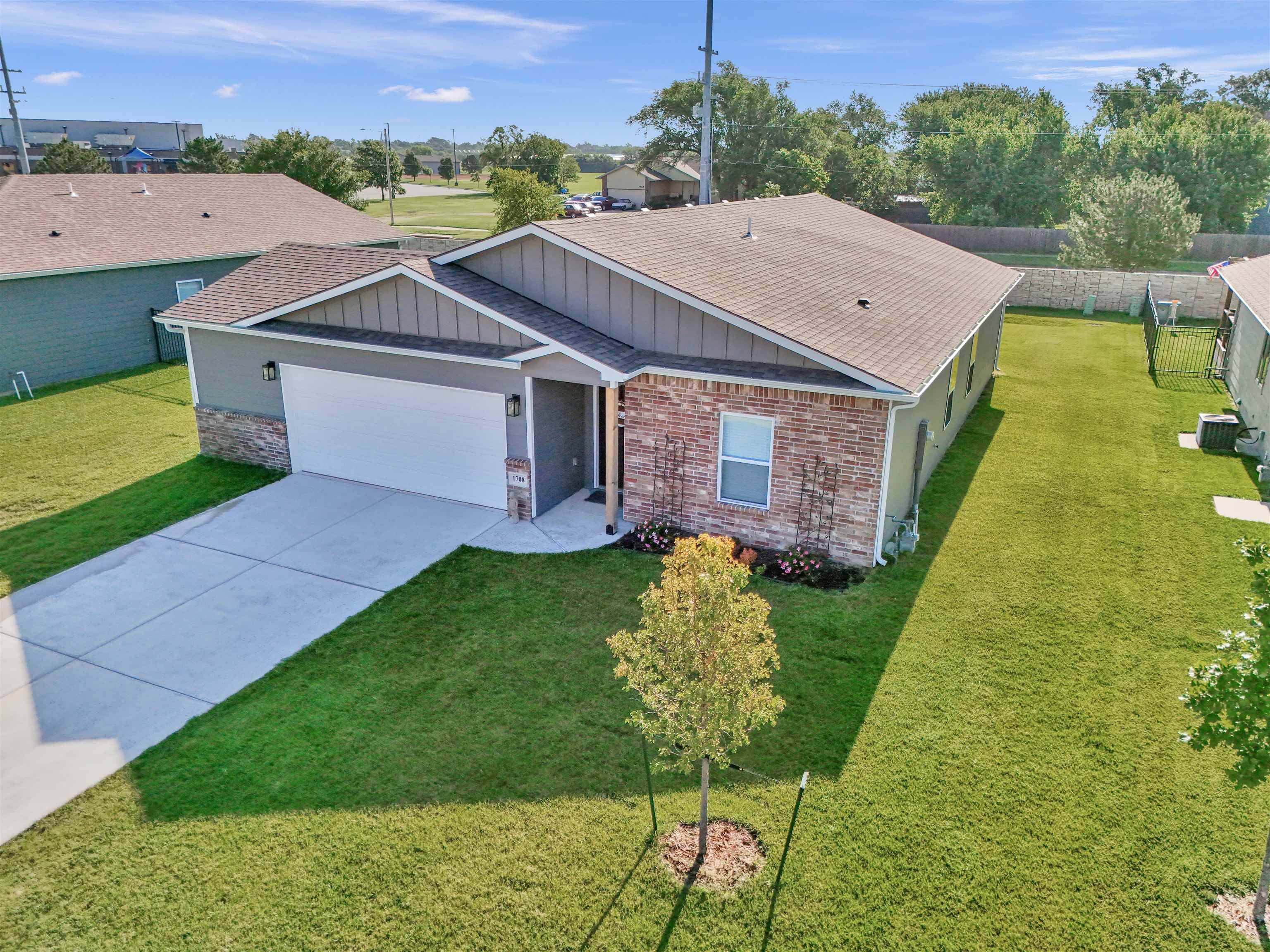 Newton, KS 67114,1708 Casey