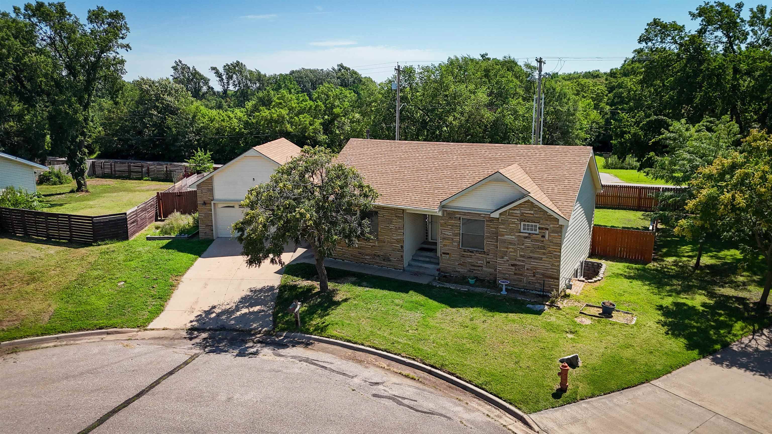 Mount Hope, KS 67108,5 N Woodland Ct