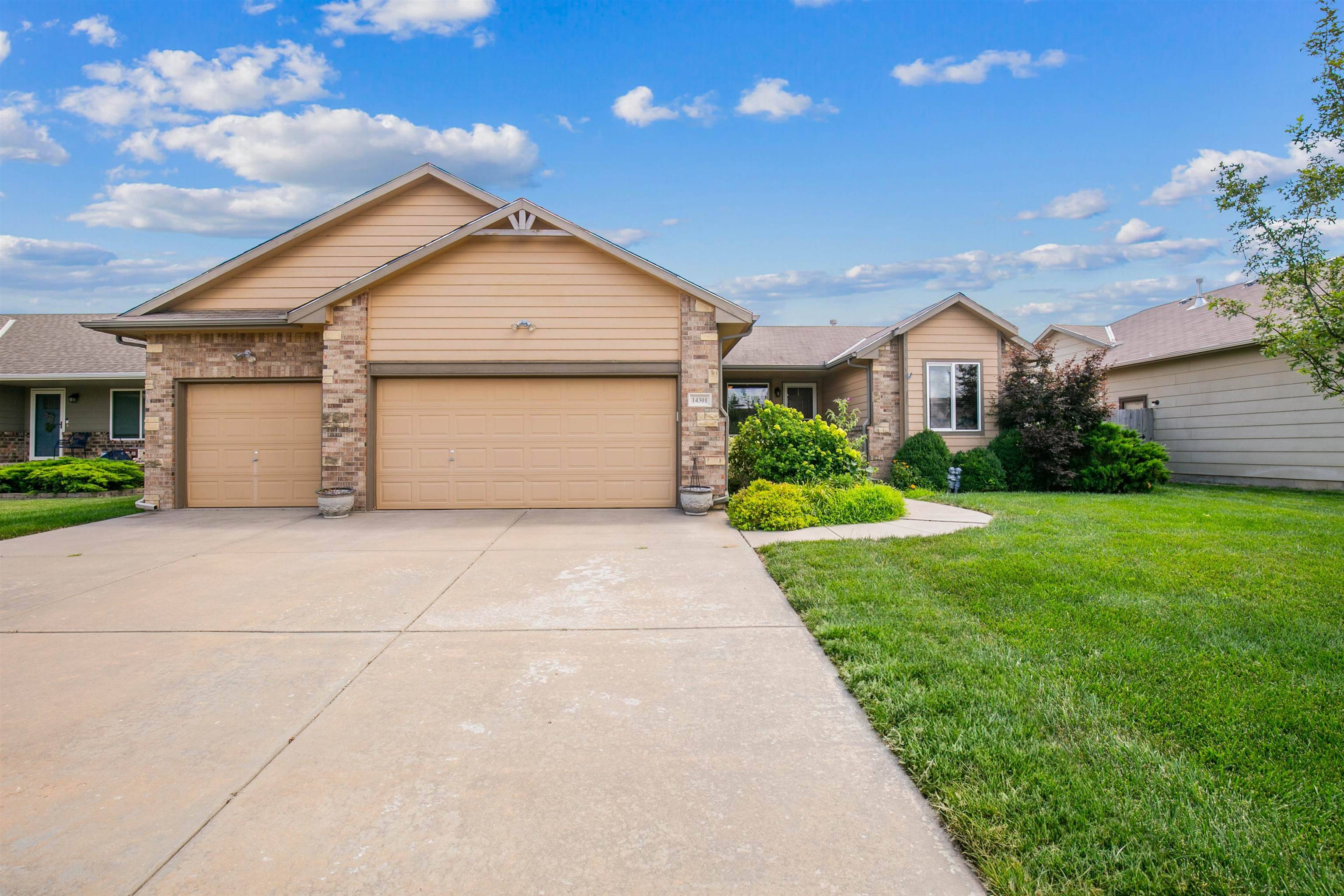 Wichita, KS 67235,14301 W Willoughby Cir