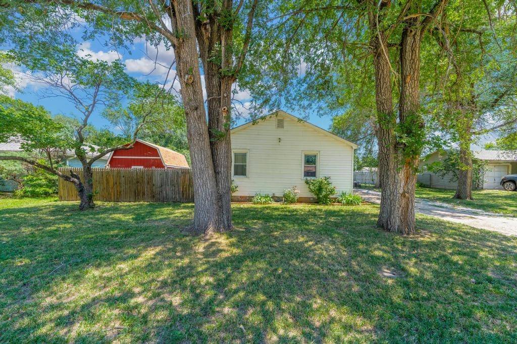 Wellington, KS 67152,1623 N C St