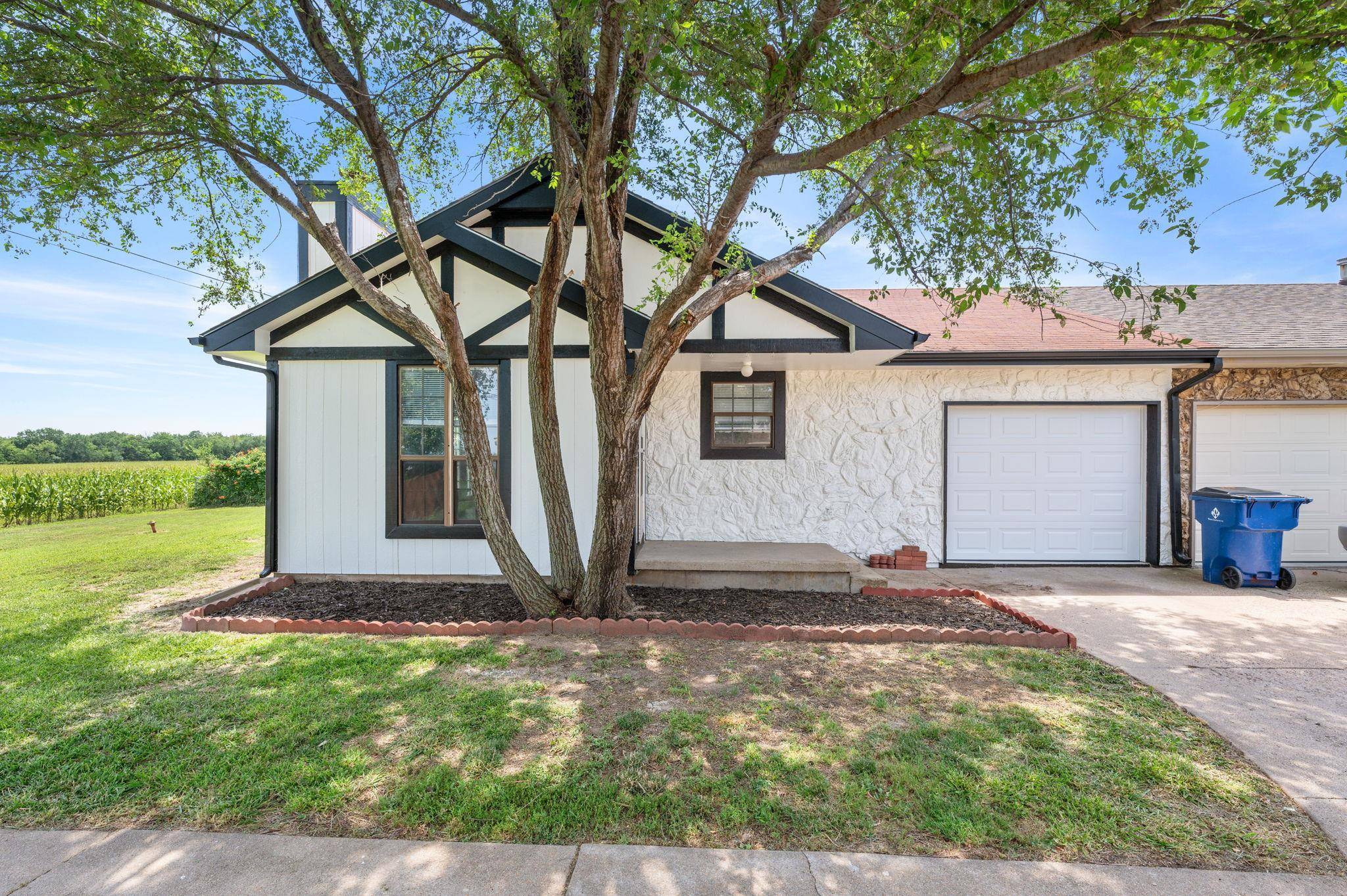 Benton, KS 67017,506 Plum Blue Cir