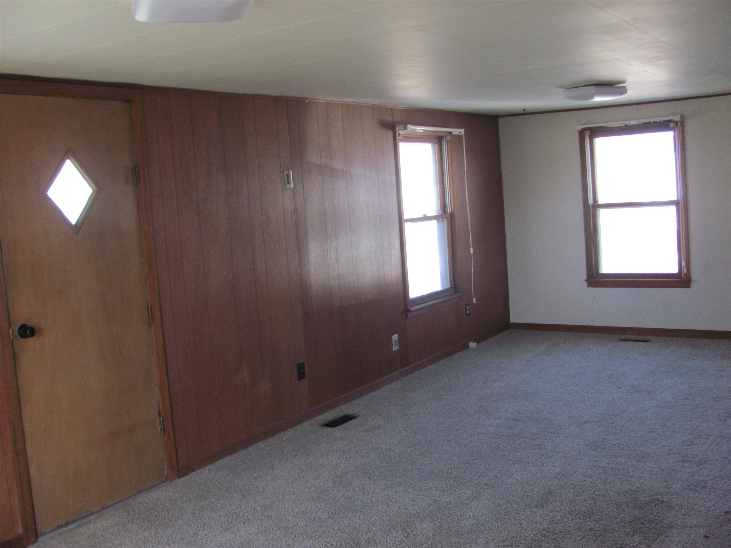 South Hutchinson, KS 67505,229 E Avenue E
