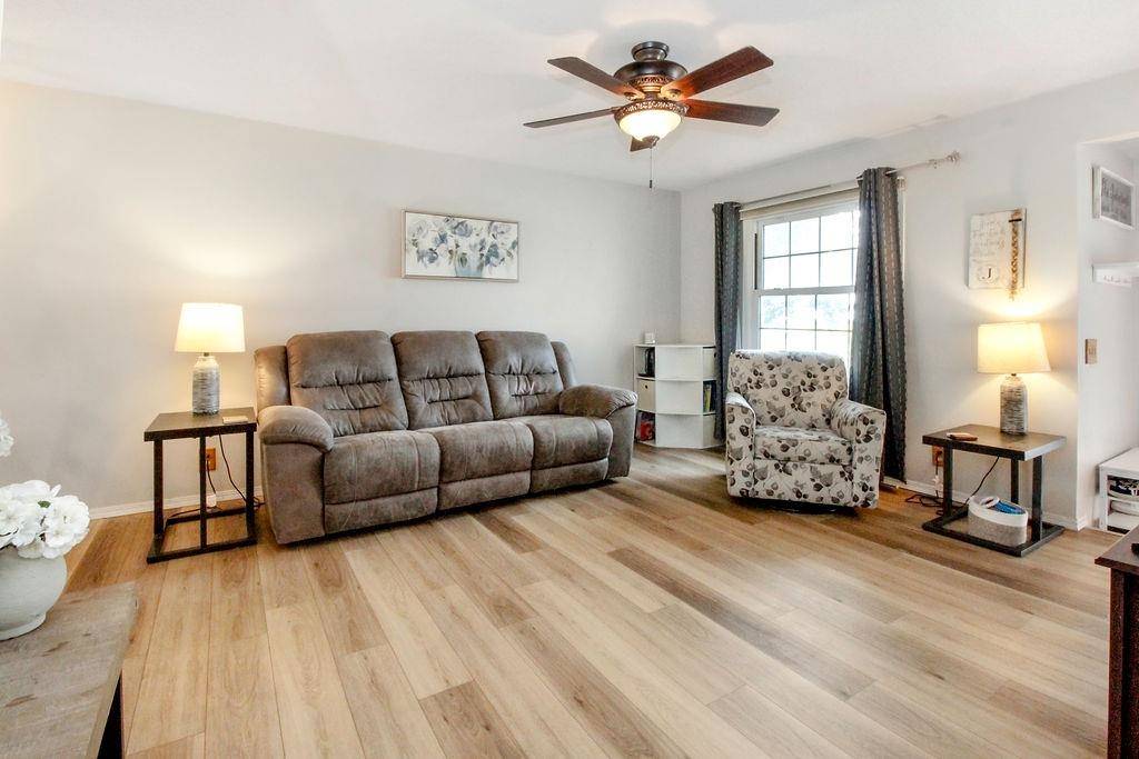 Rose Hill, KS 67133,620 E School St