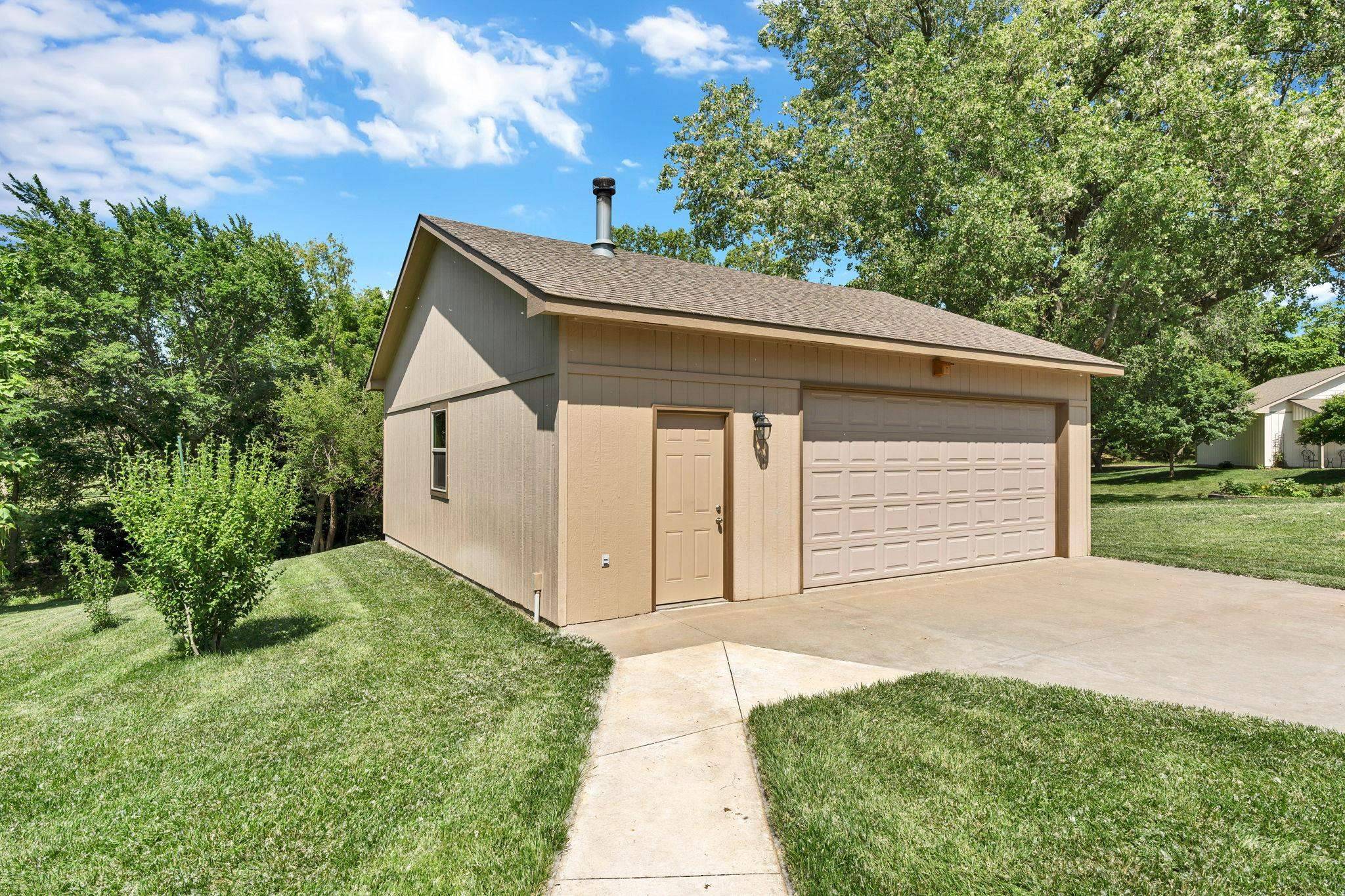 Goddard, KS 67052,4 S Lakeview Ct