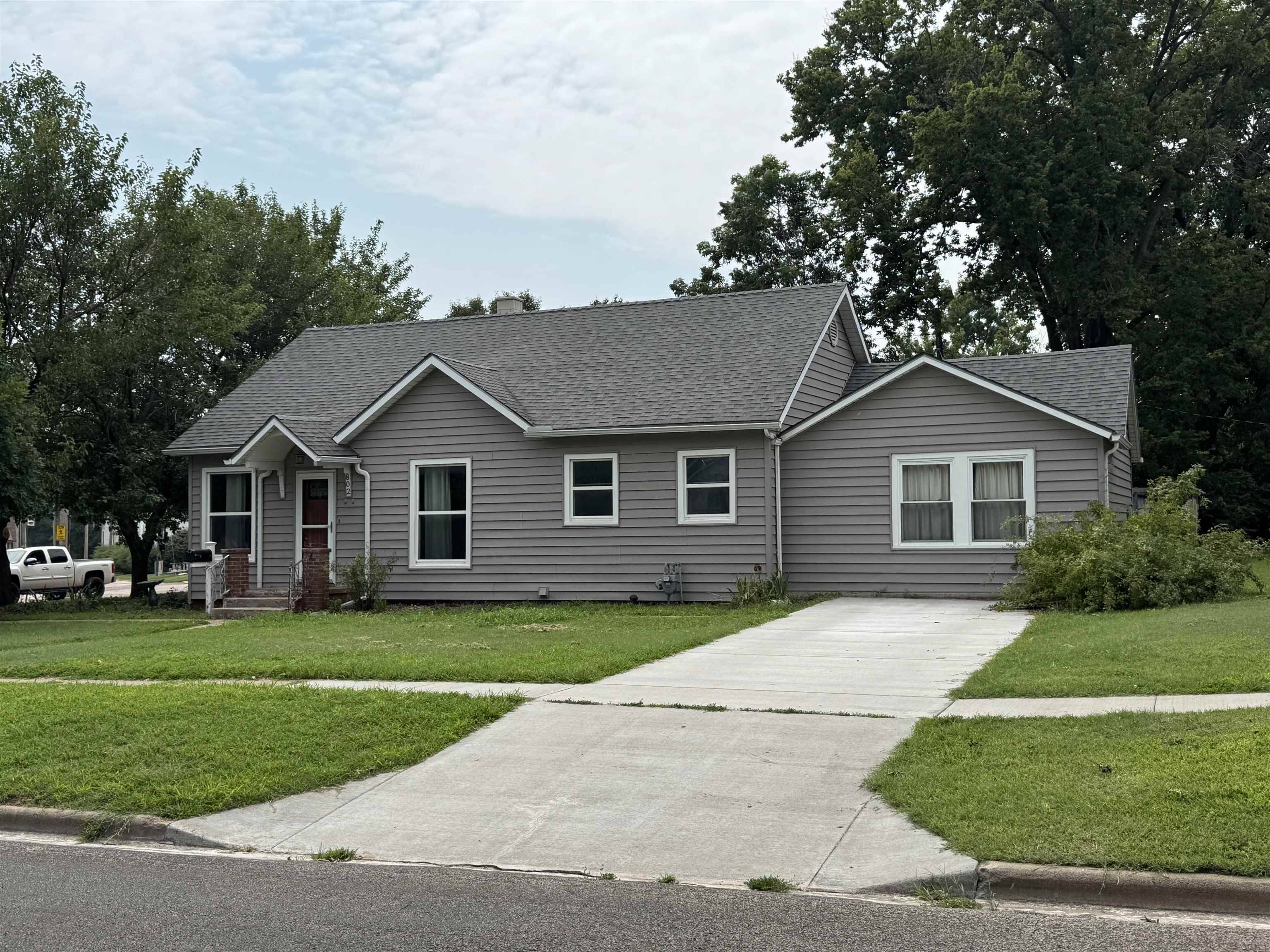 Ellsworth, KS 67439,802 Stanberry