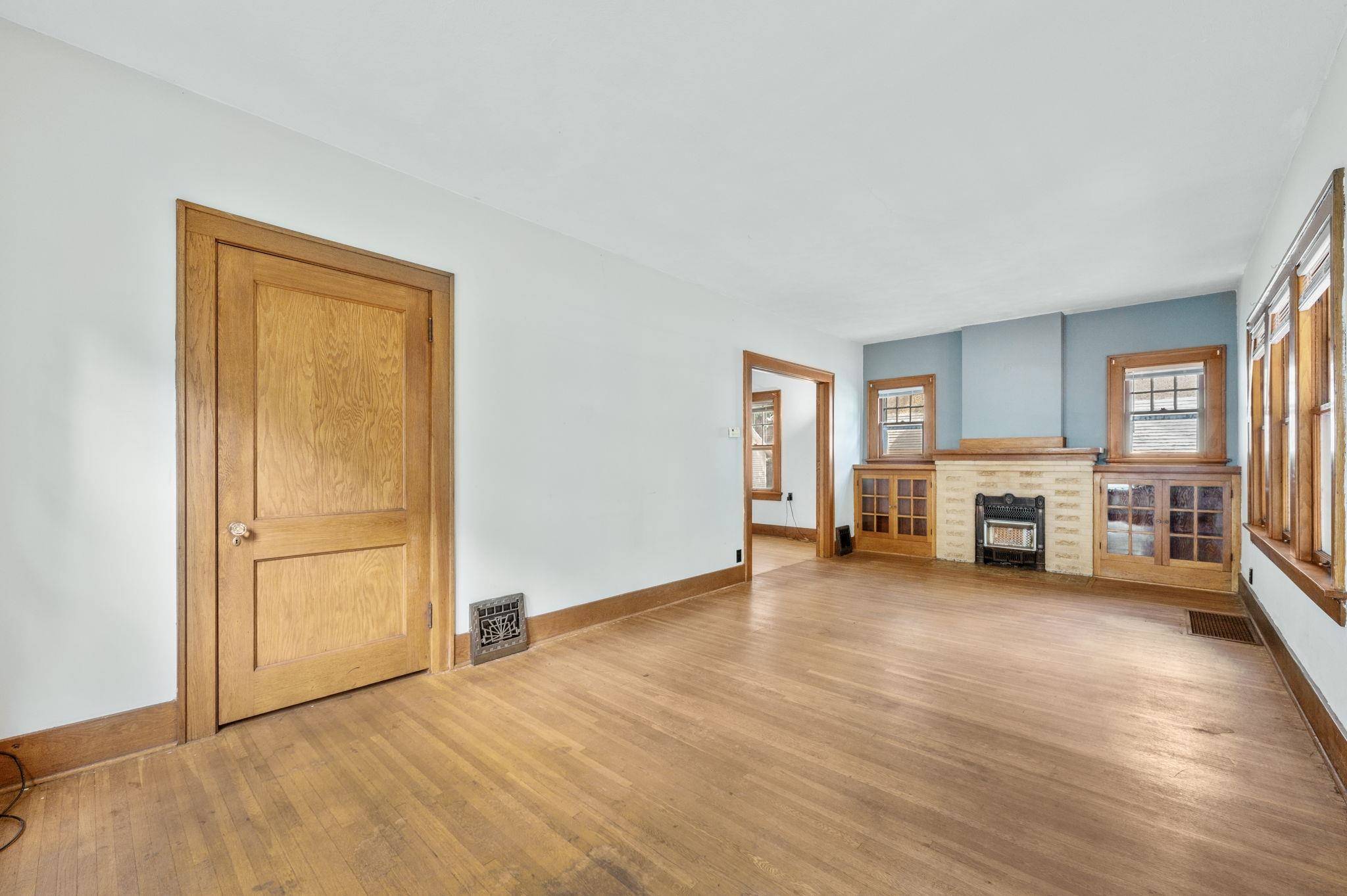 Wichita, KS 67211,253 S Lorraine Ave