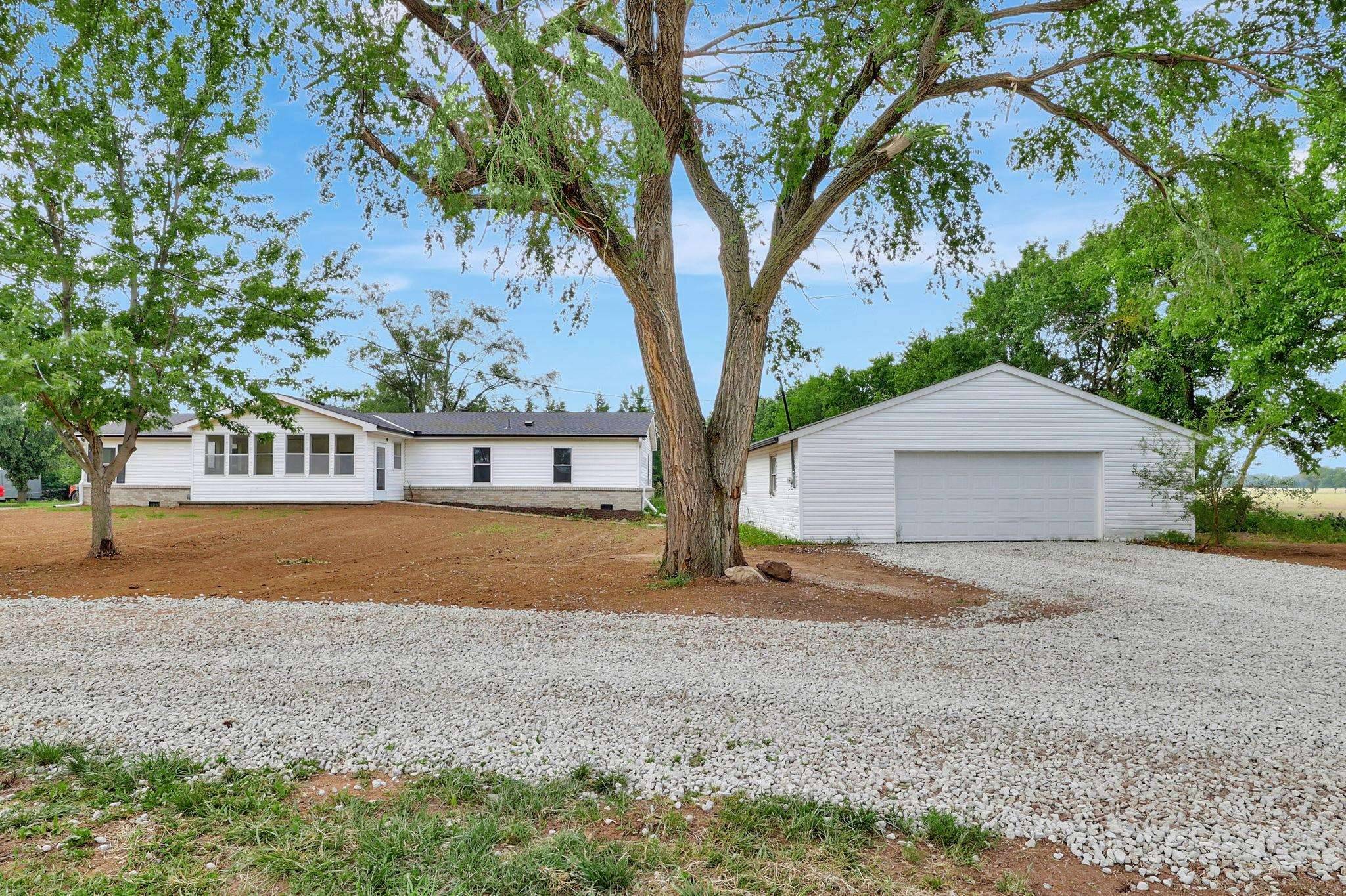 Viola, KS 67149,417 W Wilson