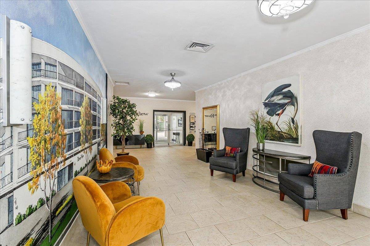 Wichita, KS 67203,1401 W River Blvd