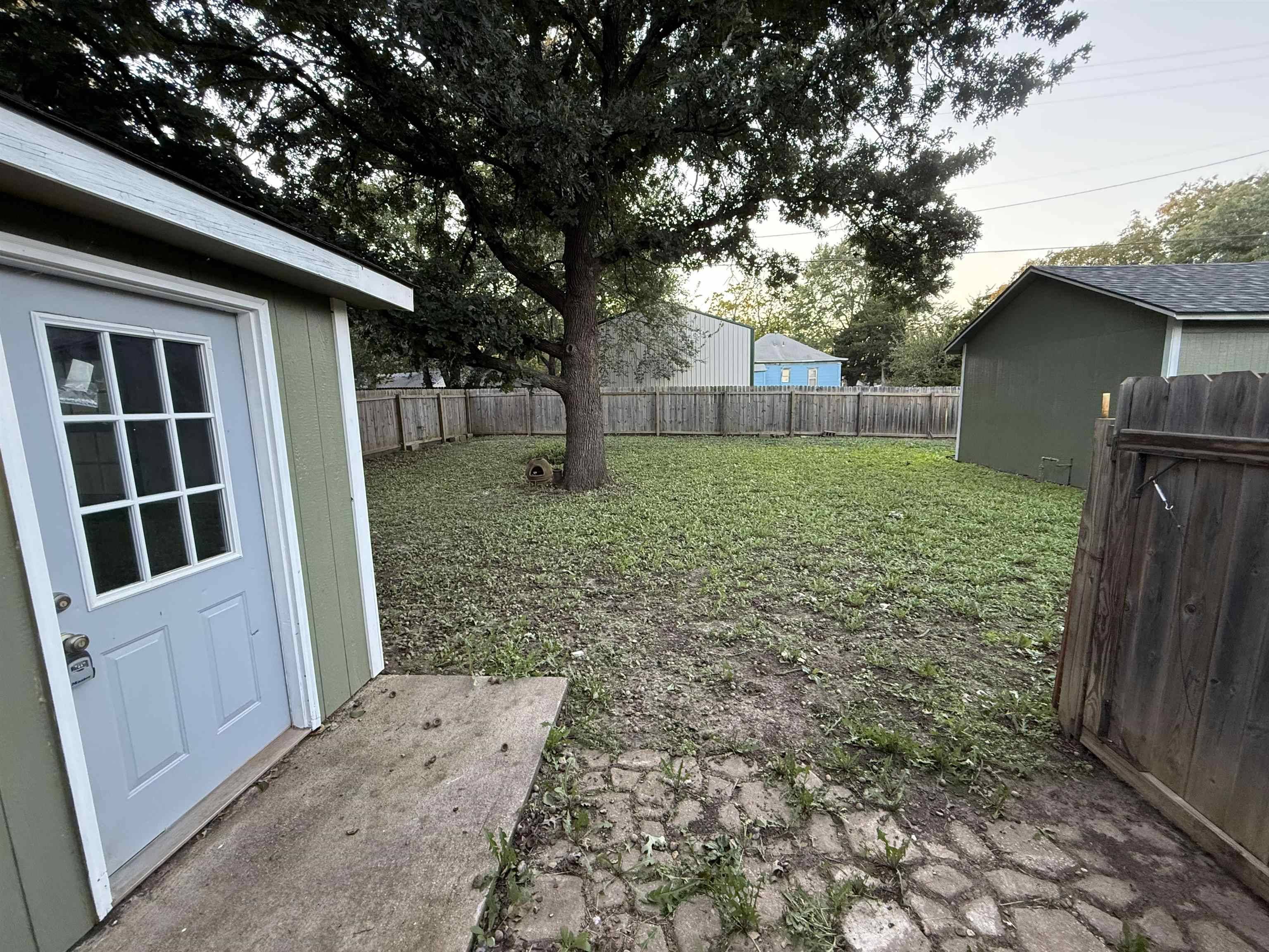 Leon, KS 67074,615 N Main