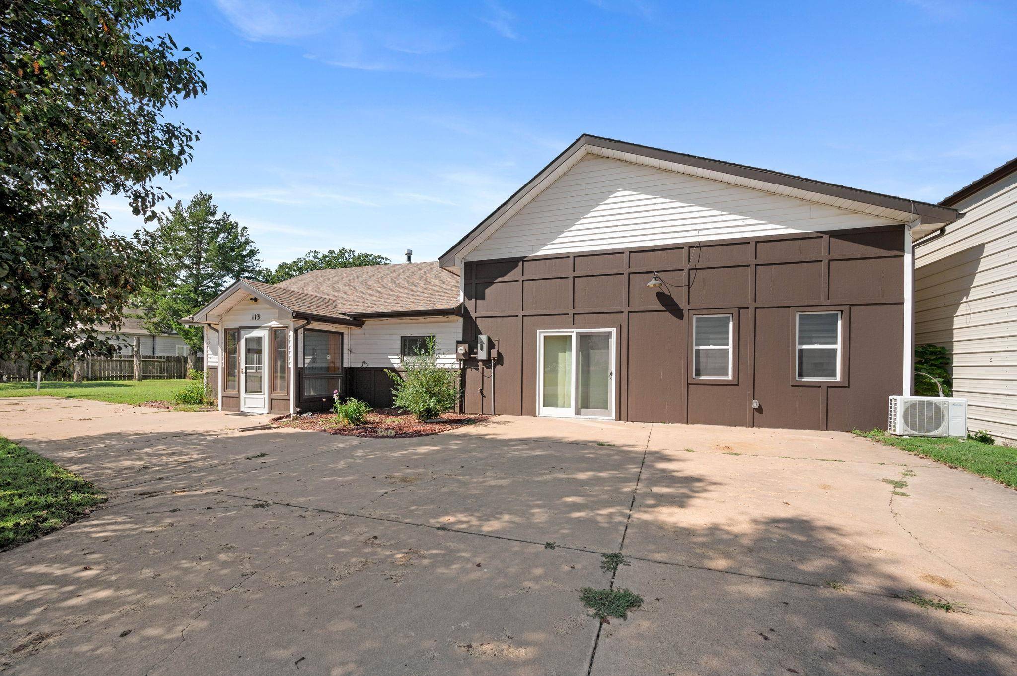 Norwich, KS 67118,113 S Robbins Rd