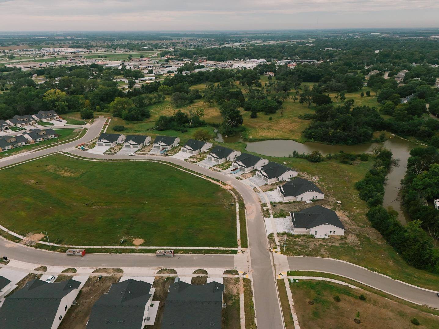 Newton, KS 67114,815-817 S Logan St
