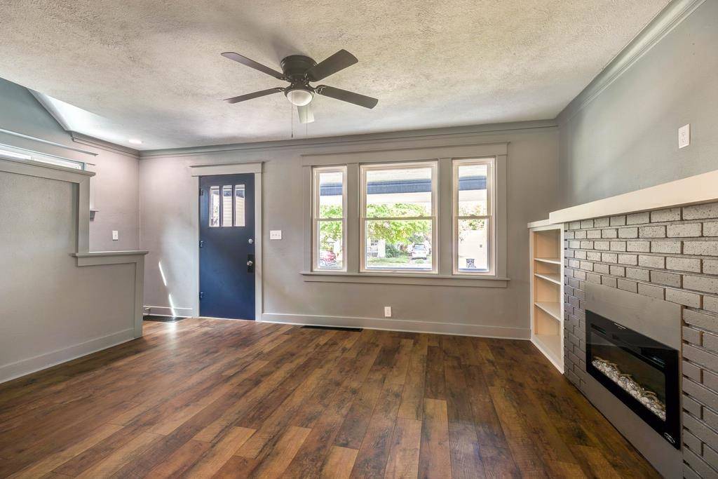 Salina, KS 67401,121 W Wilson St