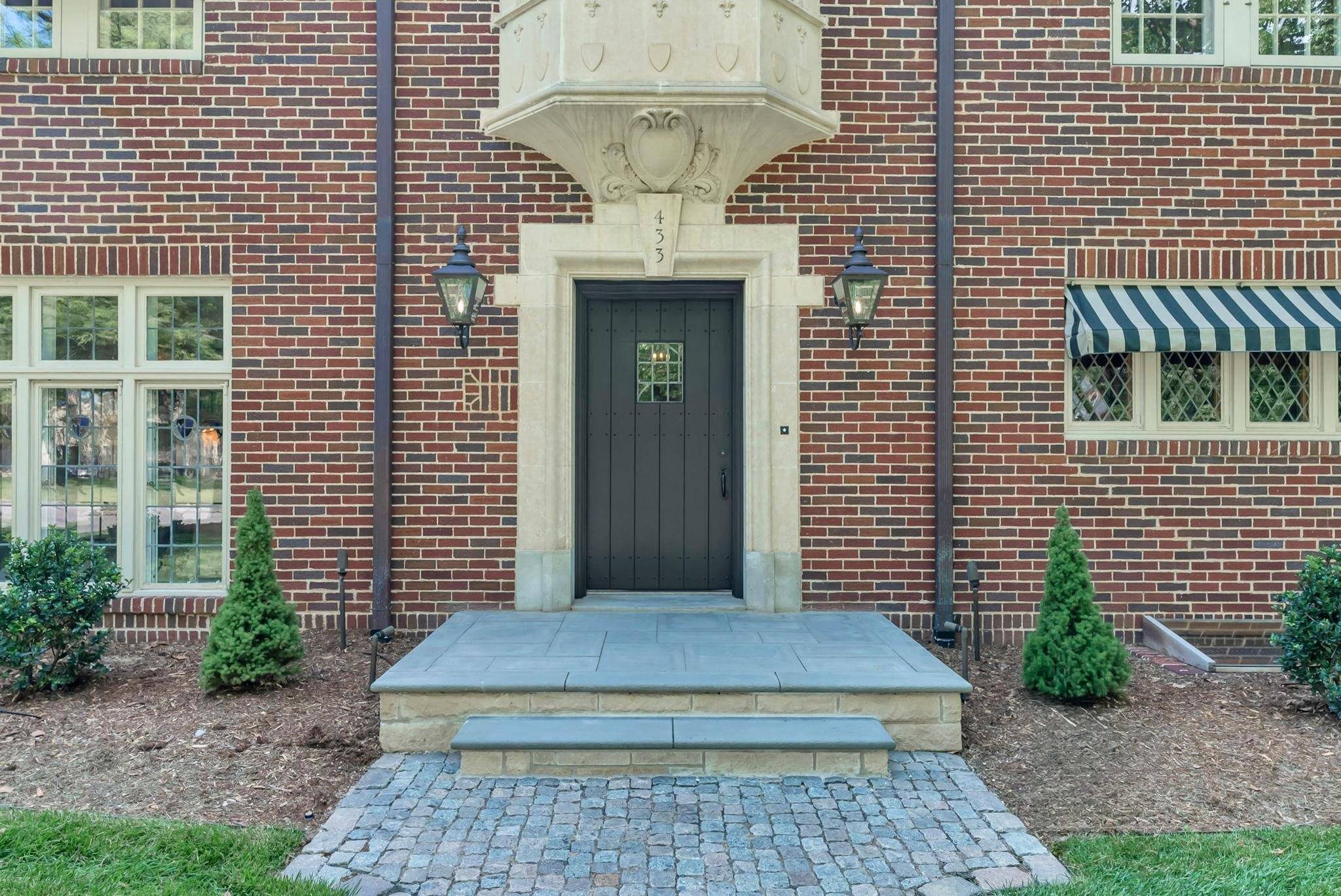 Wichita, KS 67208,433 N Crestway St