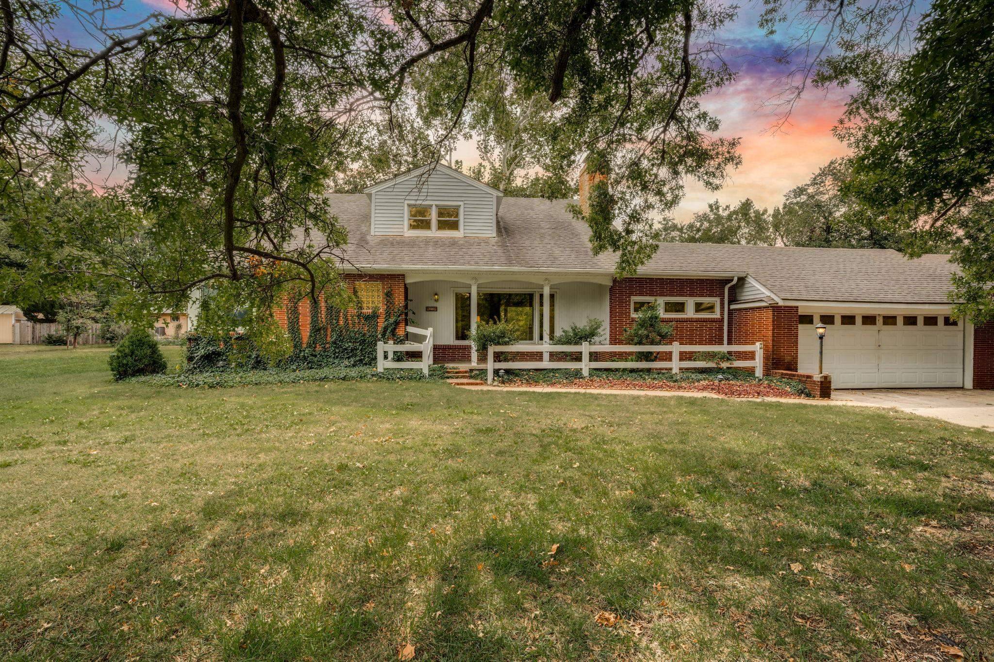 Newton, KS 67114,3 Indian Ln