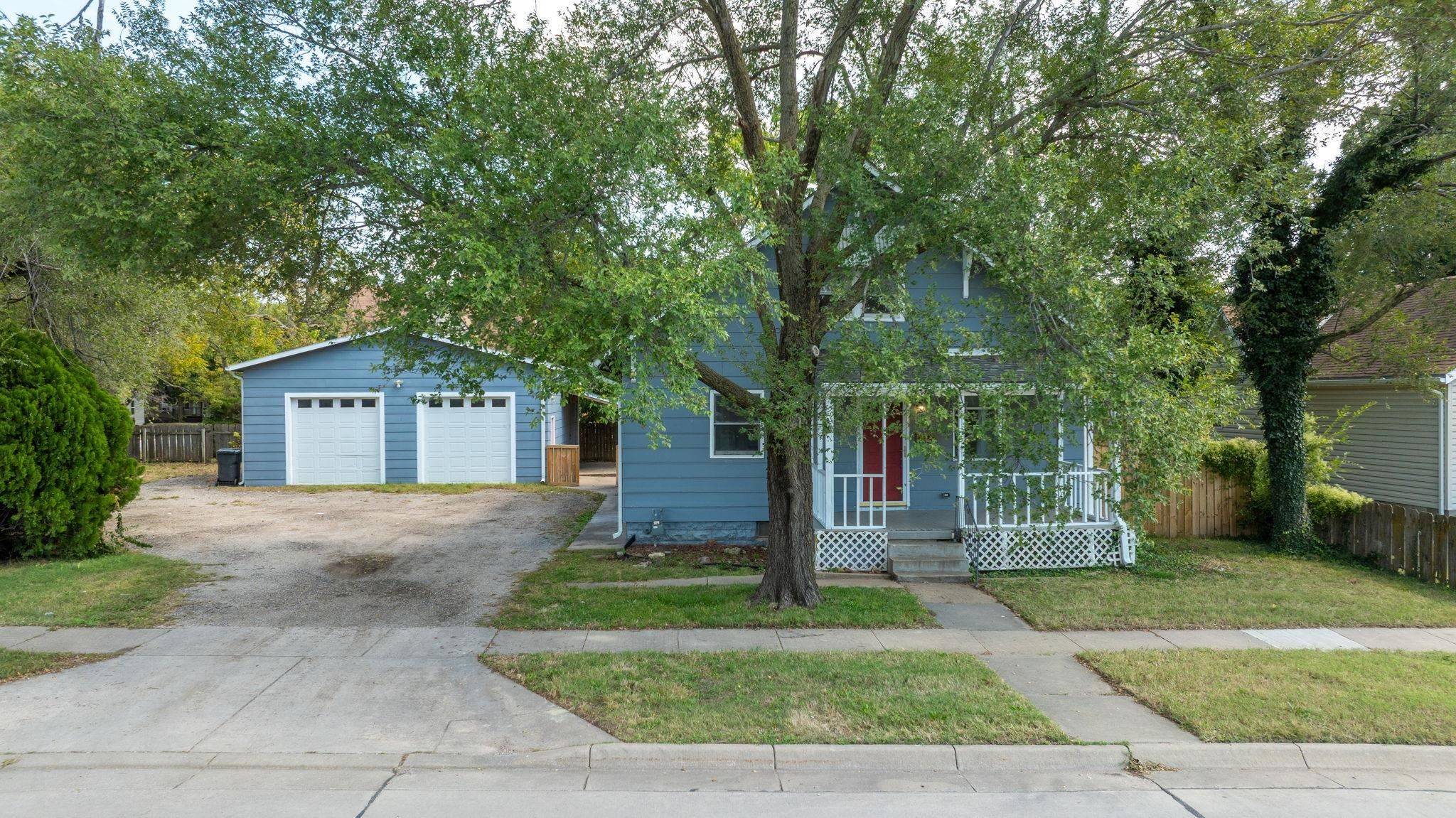 Newton, KS 67114,820 N High St