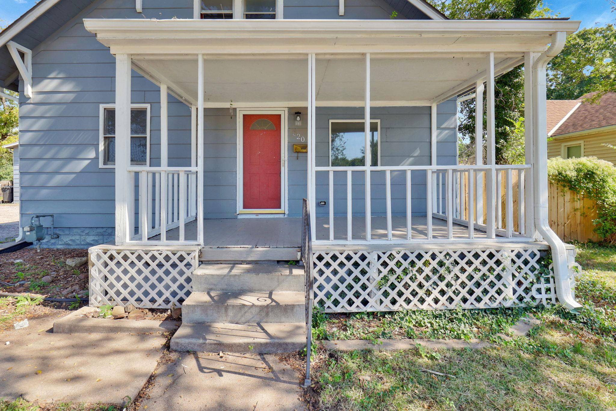 Newton, KS 67114,820 N High St