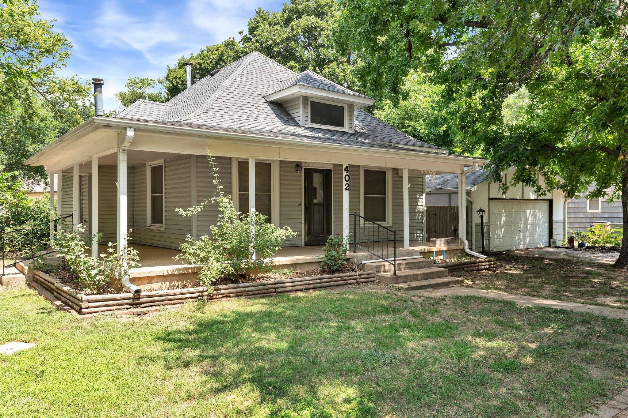 Haven, KS 67543,402 E 4th St