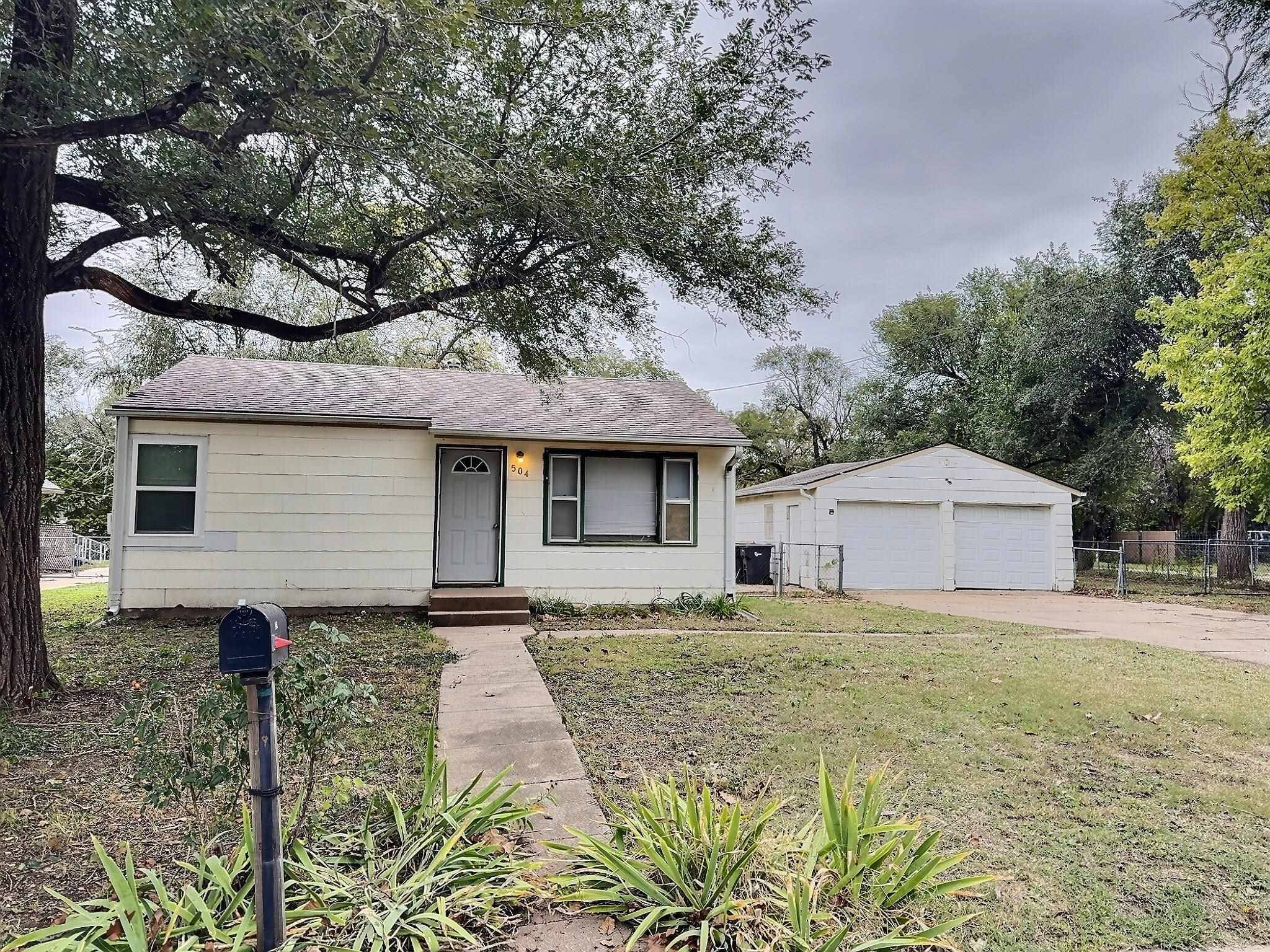 Newton, KS 67114,504 E 9th St