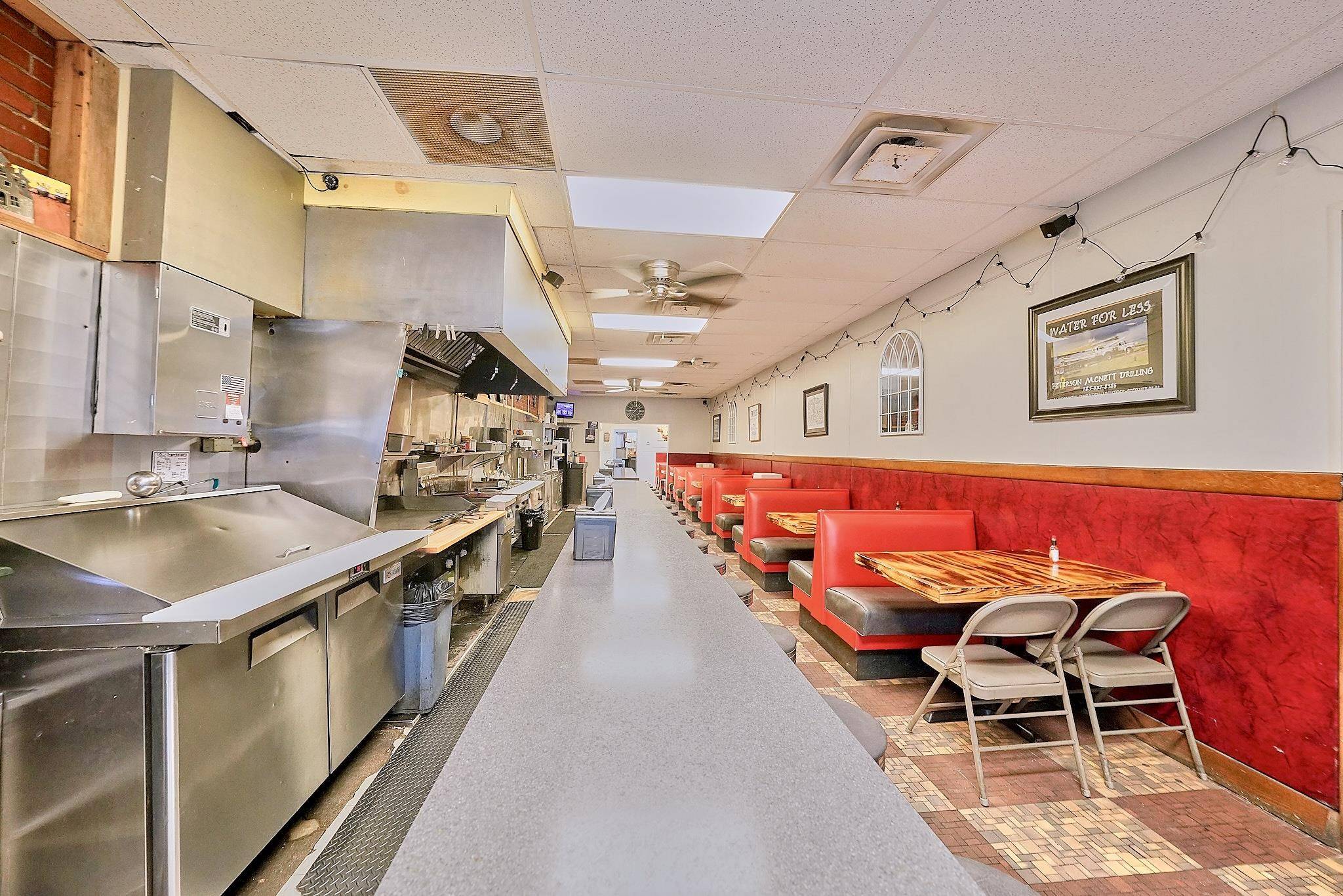 Mcpherson, KS 67460,204 S Main St