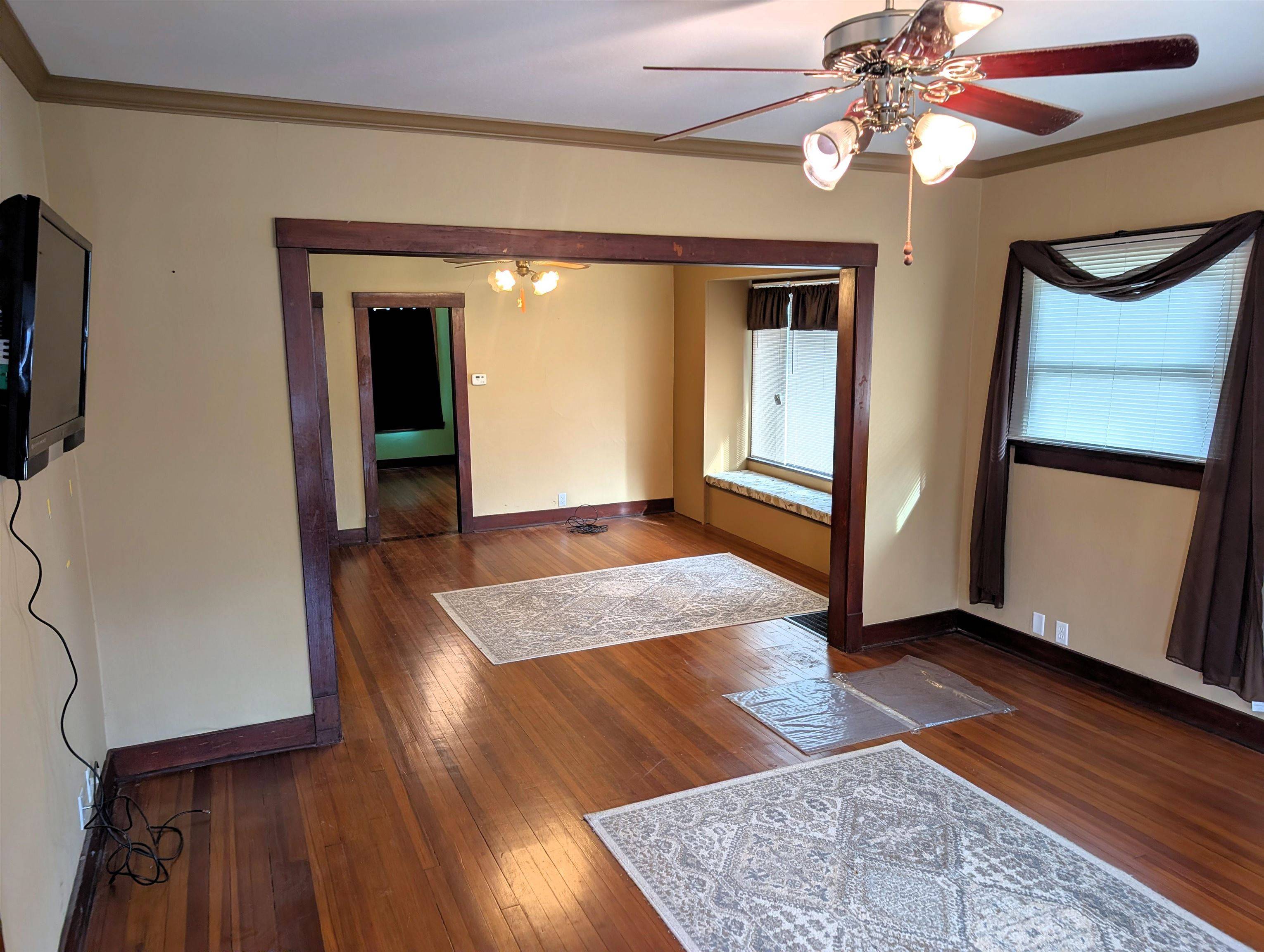 Salina, KS 67401,635 Gypsum Ave