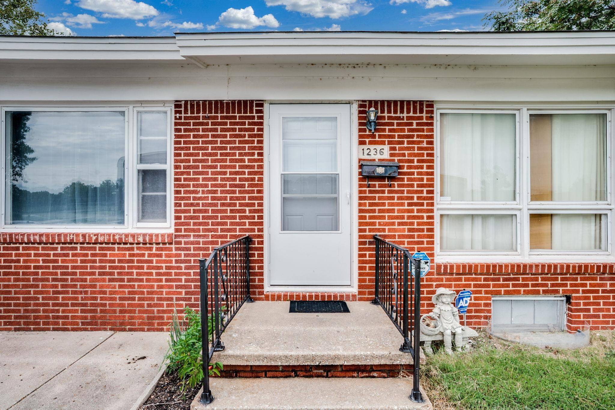 Wichita, KS 67216,1236 E Galena St