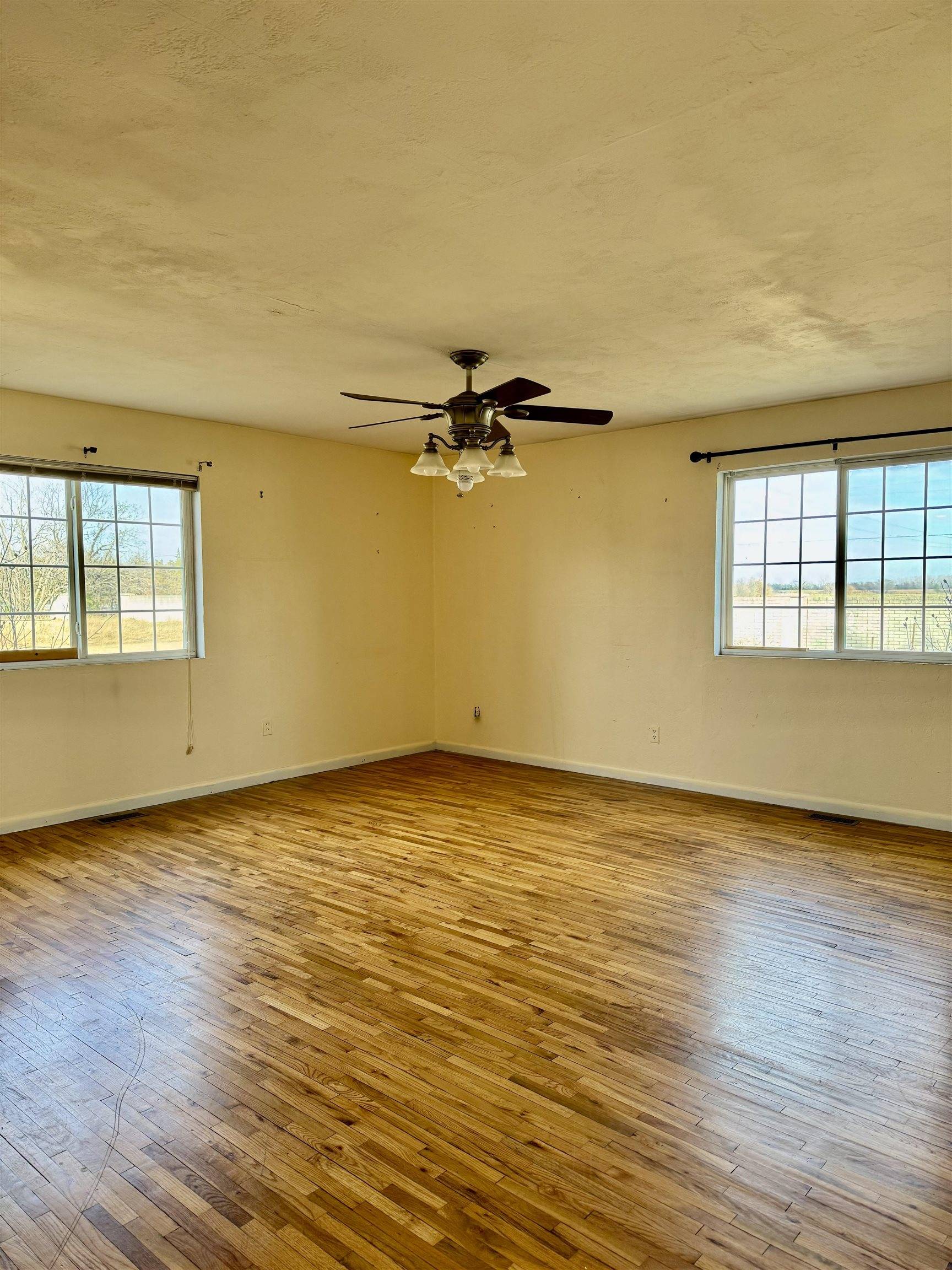 Maize, KS 67101,5943 N Ridge Rd