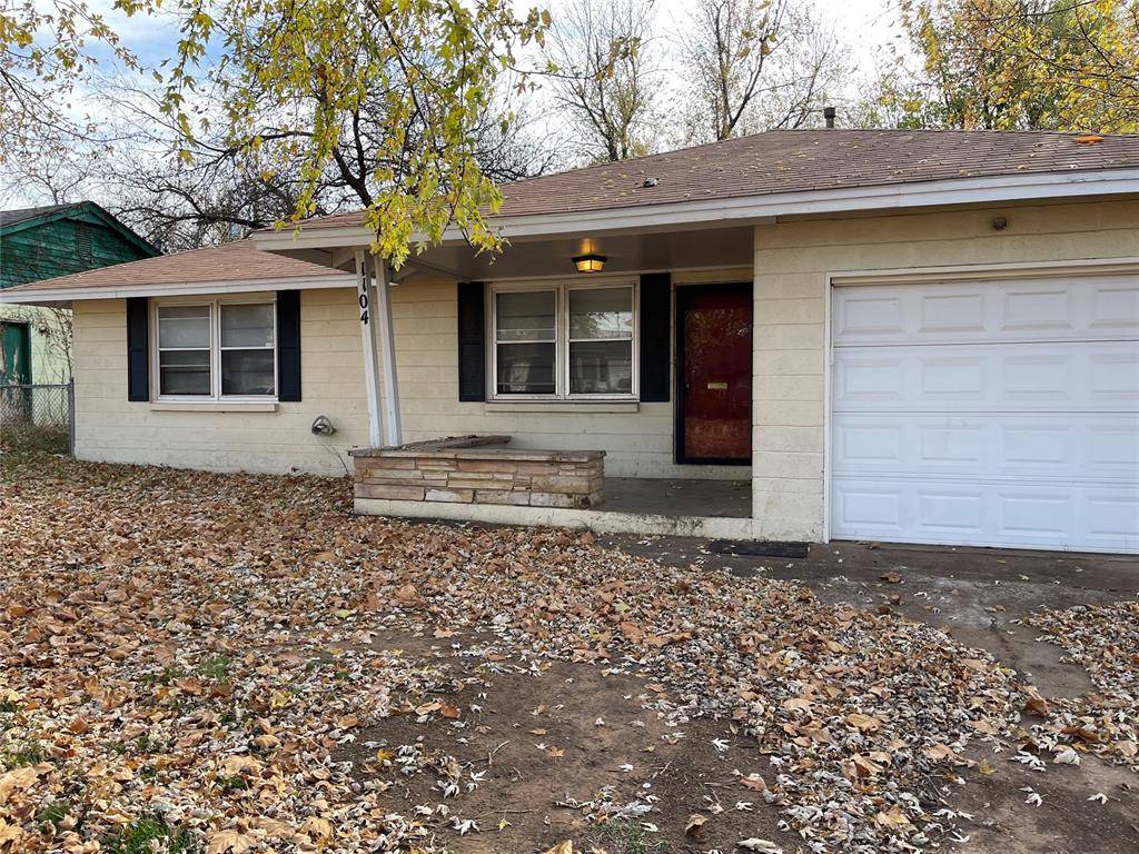 Midwest City, OK 73110,1104 S Locust DR