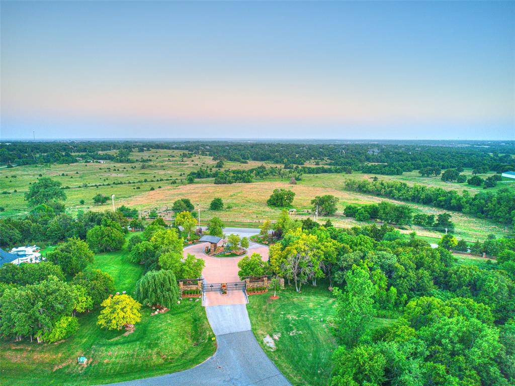 Edmond, OK 73034,7017 James Creek TRL