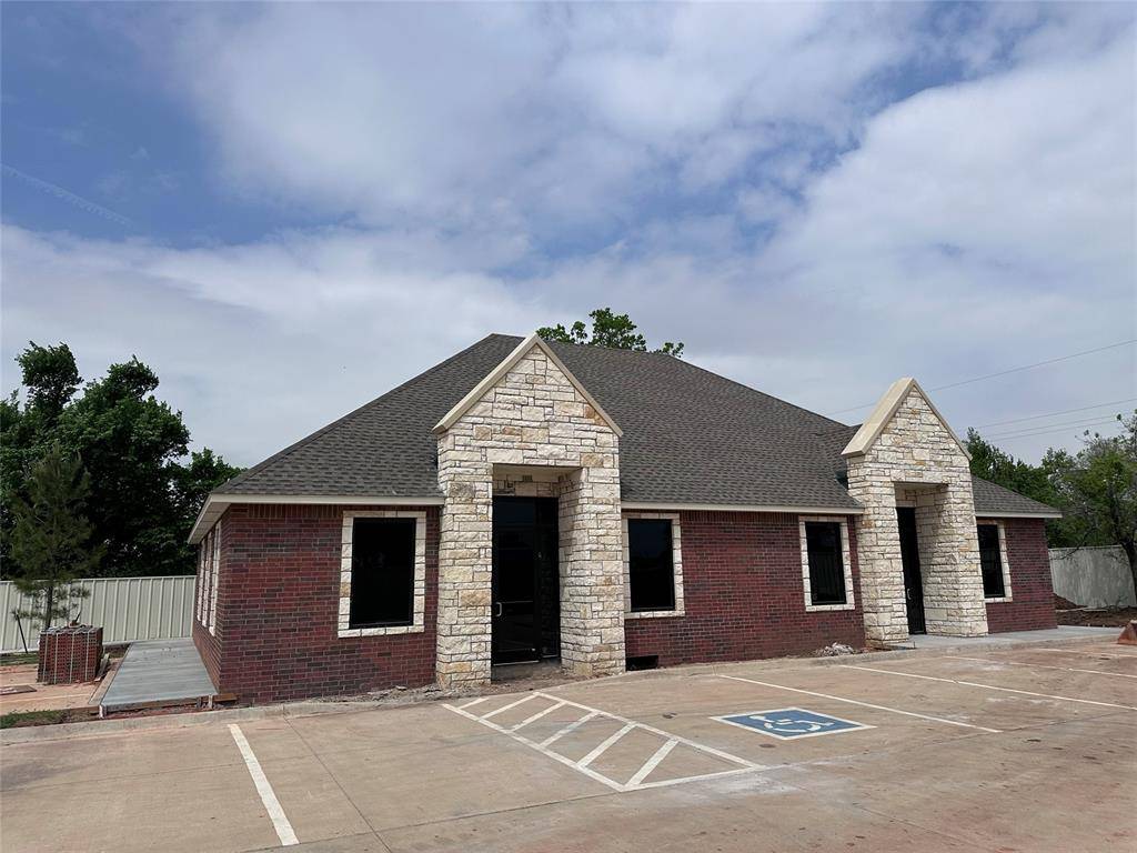 Oklahoma City, OK 73131,207 E memorial RD