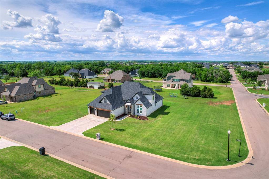 Edmond, OK 73025,10020 Red Fox DR
