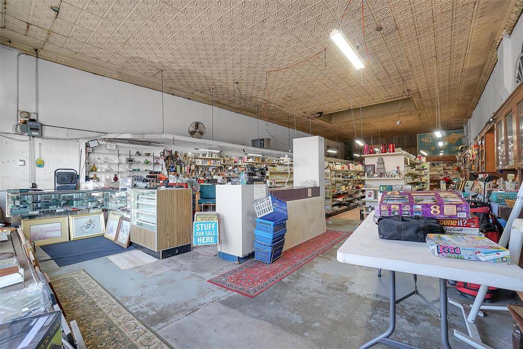 Cordell, OK 73632,220 E Main ST