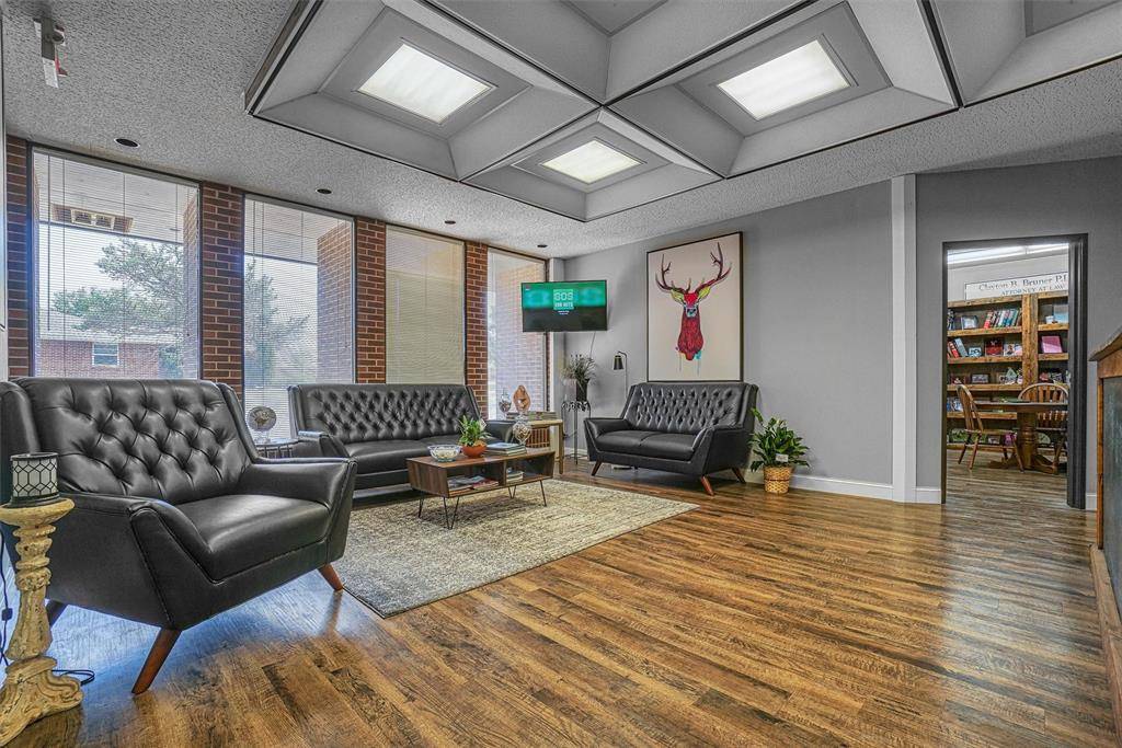 Weatherford, OK 73096,222 W Tom Stafford ST