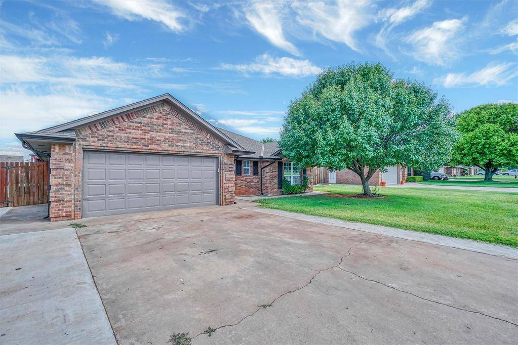 Elk City, OK 73644,320 Mary DR
