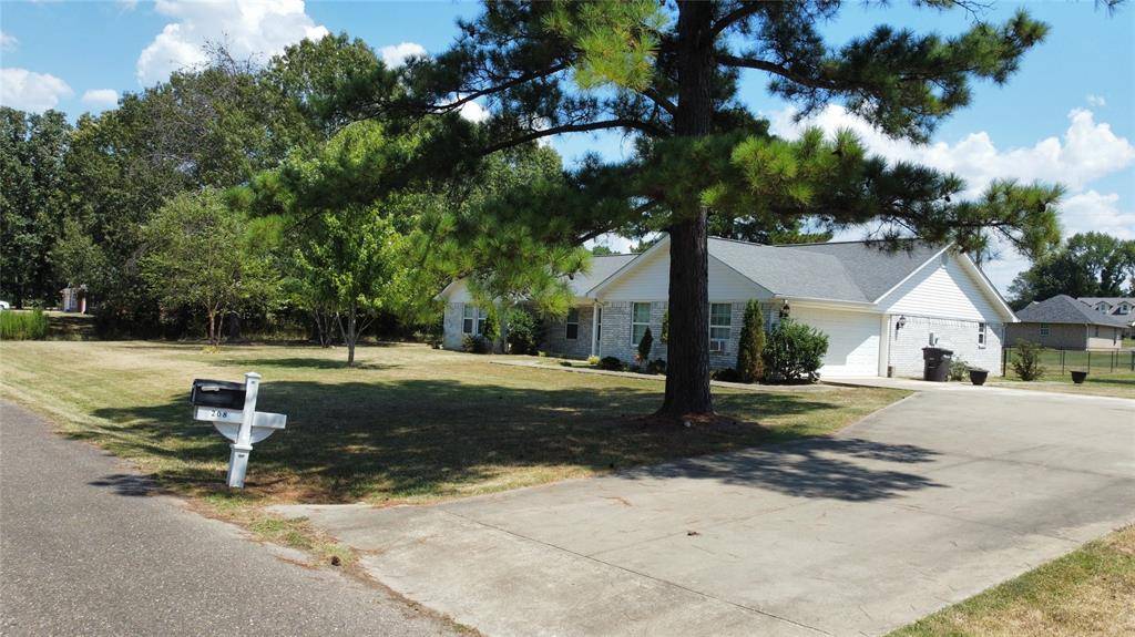 Broken Bow, OK 74728,208 N Kay DR