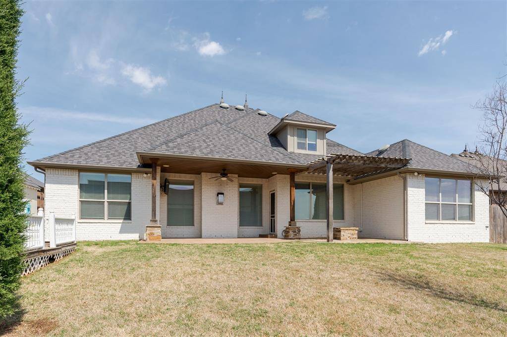 Edmond, OK 73034,3008 Wind Call LN
