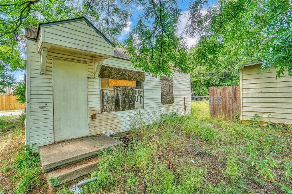 Lawton, OK 73501,906 SW Summit AVE