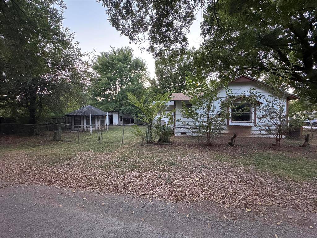 Pauls Valley, OK 73075,129 E Jefferson ST