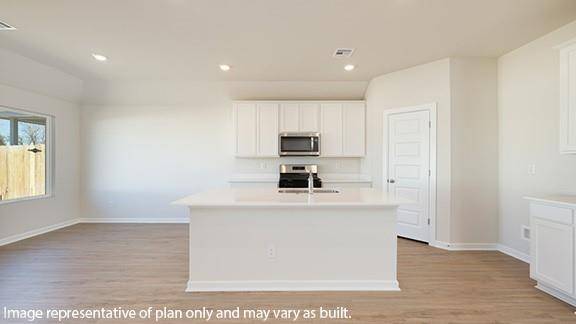 Yukon, OK 73099,9013 NW 149th ST