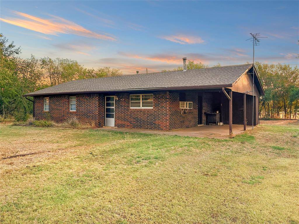 Geary, OK 73040,912 S Manilla AVE