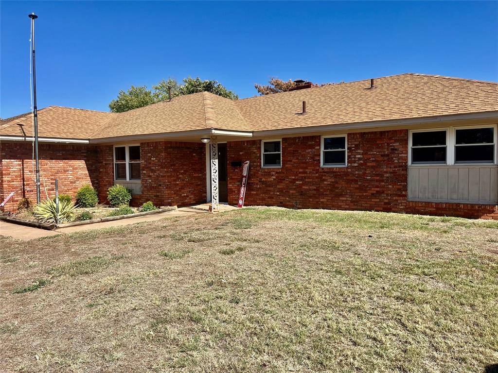 Cordell, OK 73632,1607 Crestview DR
