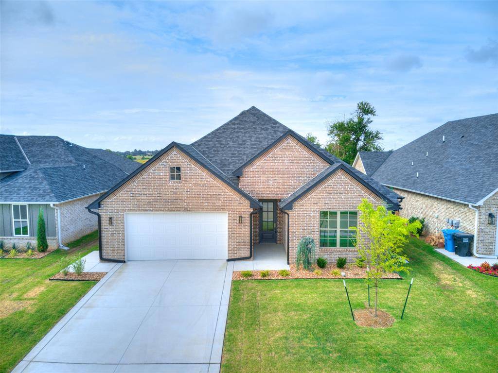 Edmond, OK 73034,208 Pont Neuf CT