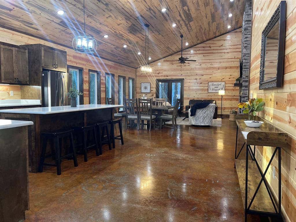 Broken Bow, OK 74728,73 Carter Valley LN