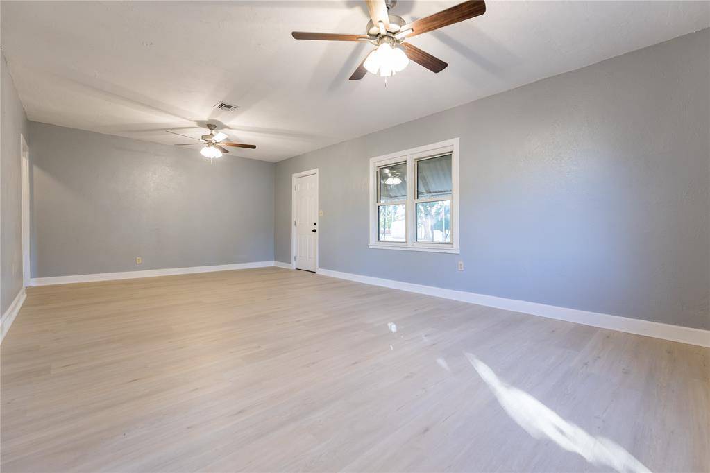 Mangum, OK 73554,412 N Kentucky AVE