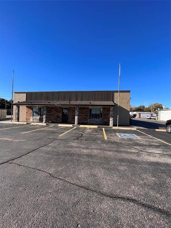 Weatherford, OK 73096,1705 E Main ST
