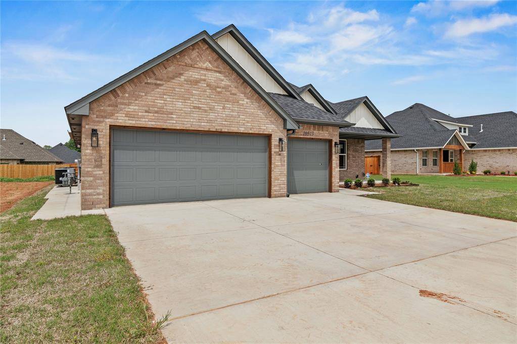 Mustang, OK 73064,10513 SW 51st ST