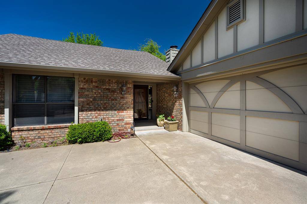 Oklahoma City, OK 73120,3233 Raintree RD